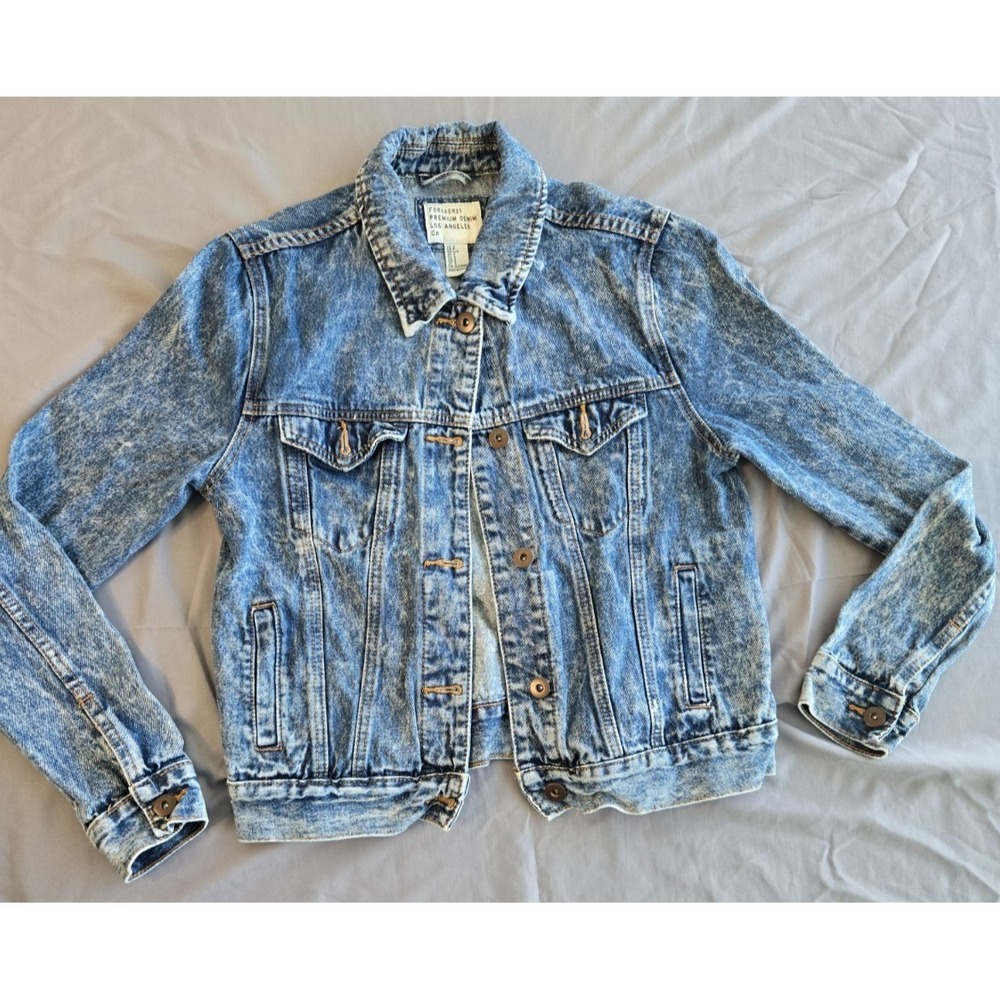 Forever 21 Women Acid Wash Denim Jacket Size Small Blue Jean Jacket Y2K Trucker